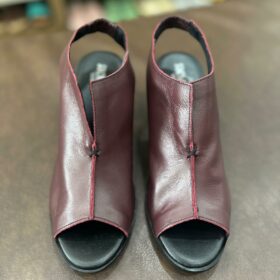 Sandália de Salto em Couro - Ref: LD027