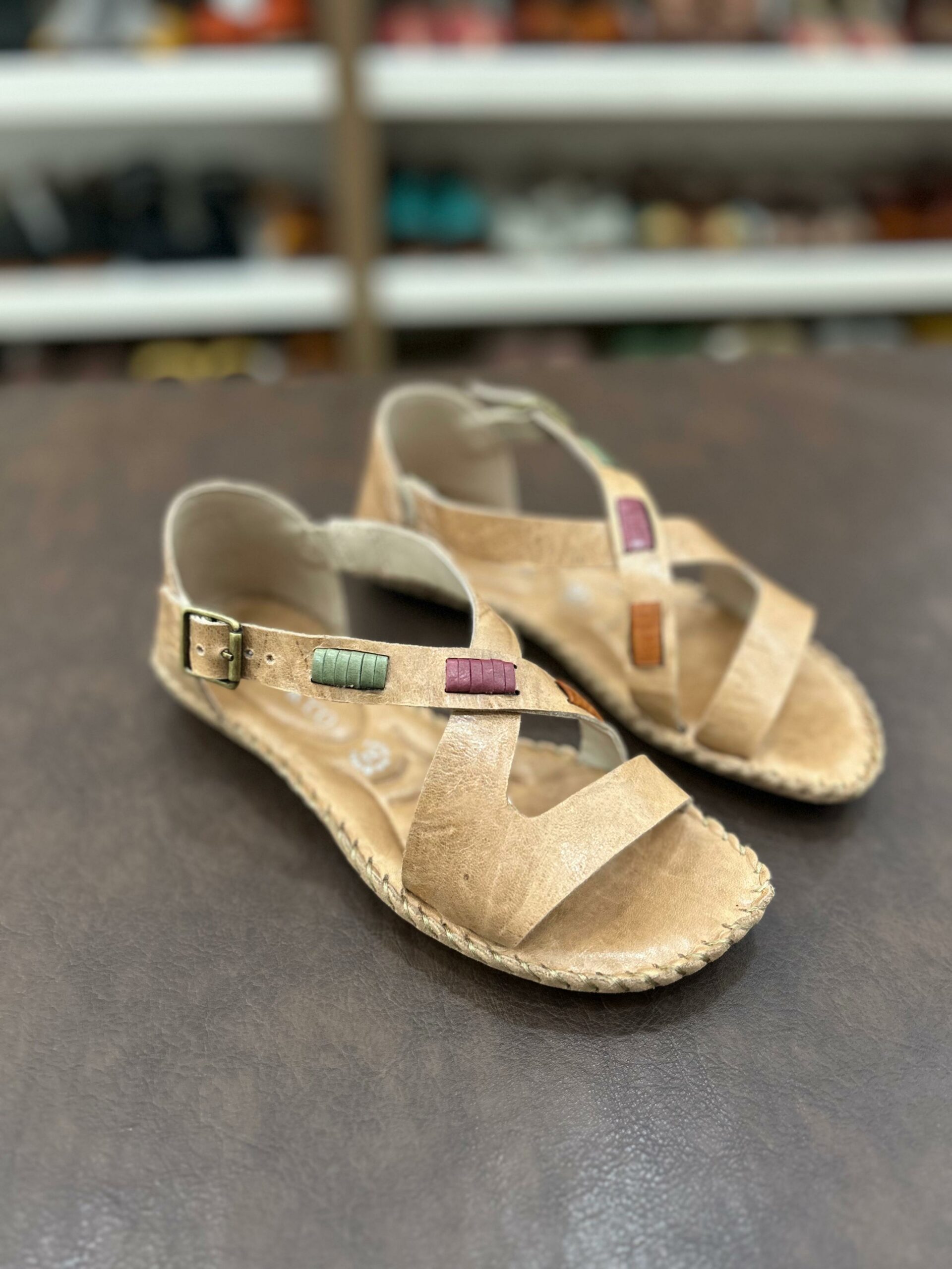 WhatsApp Image 2025-02-03 at 11.00.53 Sandália Rasteira em Couro - Ref: 12393 - Imagem 1