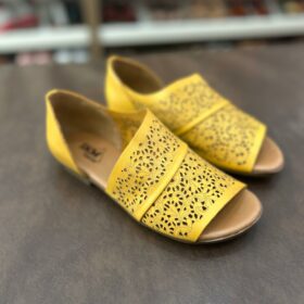 Sandália Rasteira em Couro - Ref: MA053