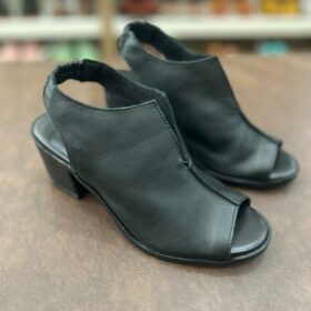 Sandália de Salto em Couro - Ref:Ld027